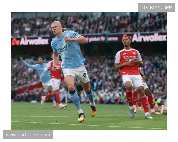 哈兰德错失得分机会后跪地惋惜,曼城锋霸罕见颗粒无收 哈兰德错失得分机会后跪地惋惜,曼城锋霸罕见颗粒无收